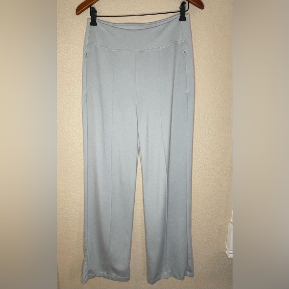 Athleta Light Sage Green Eastbound Wide Leg pants Women's Size 8